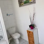 Au Nid De Bed & Breakfast 3*