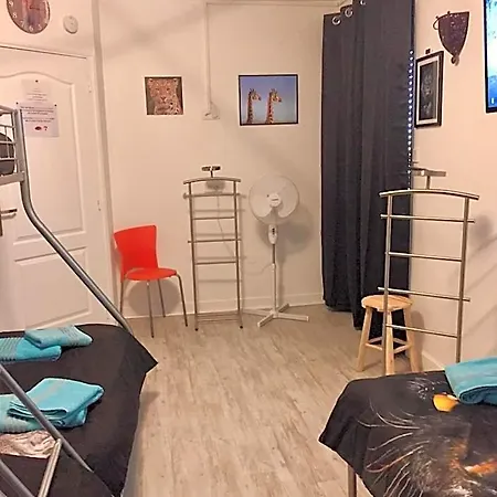 Au Nid De Bed & Breakfast 3*