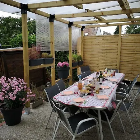 Au Nid De Bed & Breakfast 3*